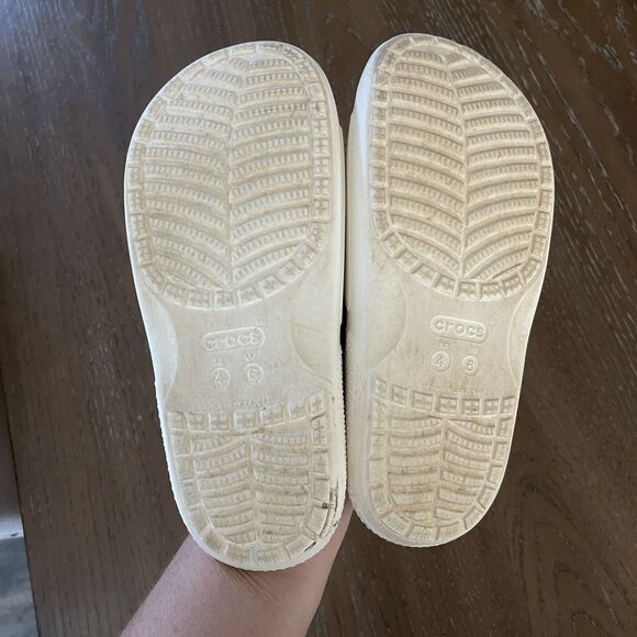Crocs Classic Slide Sandals Unisex W6 M4 White Waterproof Slip On Summer - Picture 4 of 6